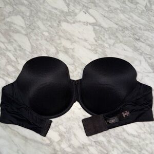 Victoria’s Secret Black Strapless bra 36D